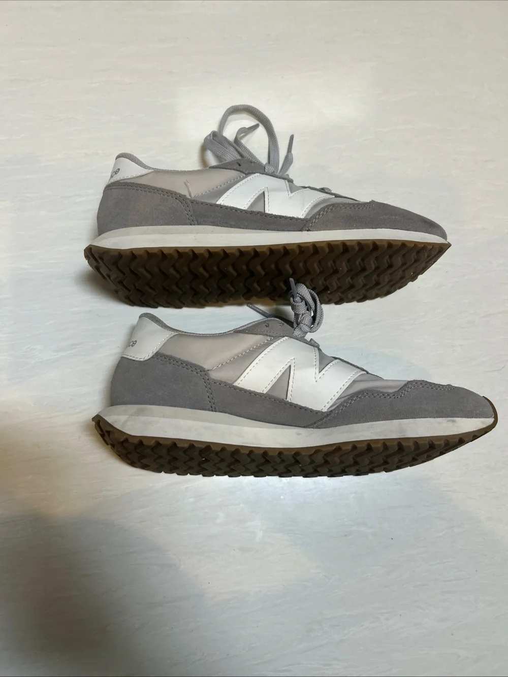 New Balance classic grey